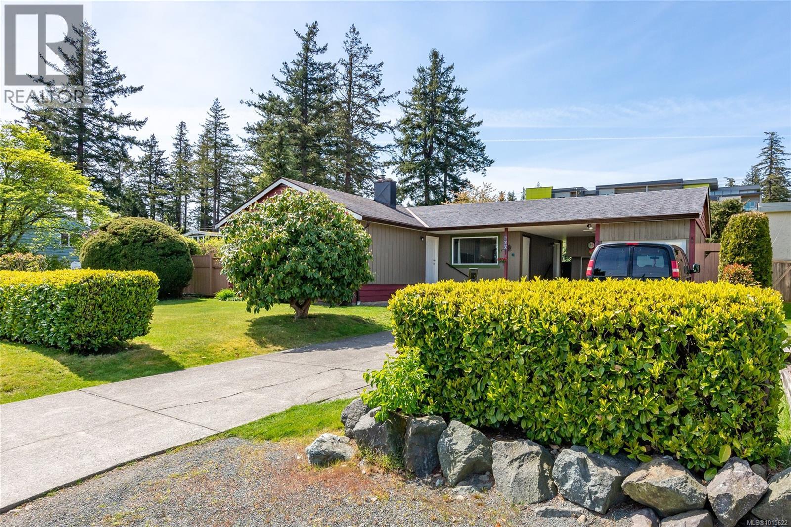 300 McCarthy St, Campbell River