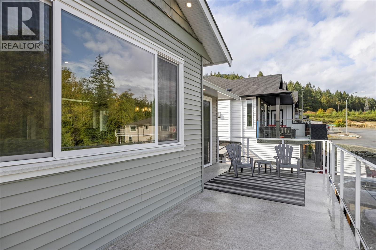 127 Ray Knight Dr, Ladysmith