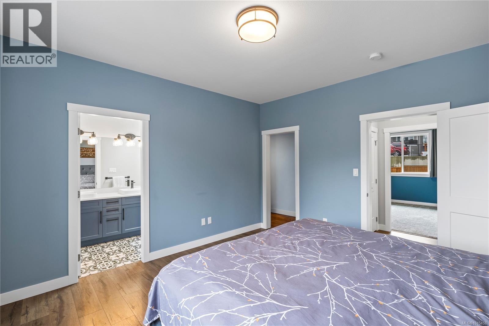 127 Ray Knight Dr, Ladysmith