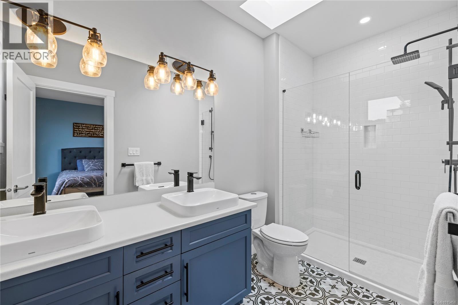 127 Ray Knight Dr, Ladysmith