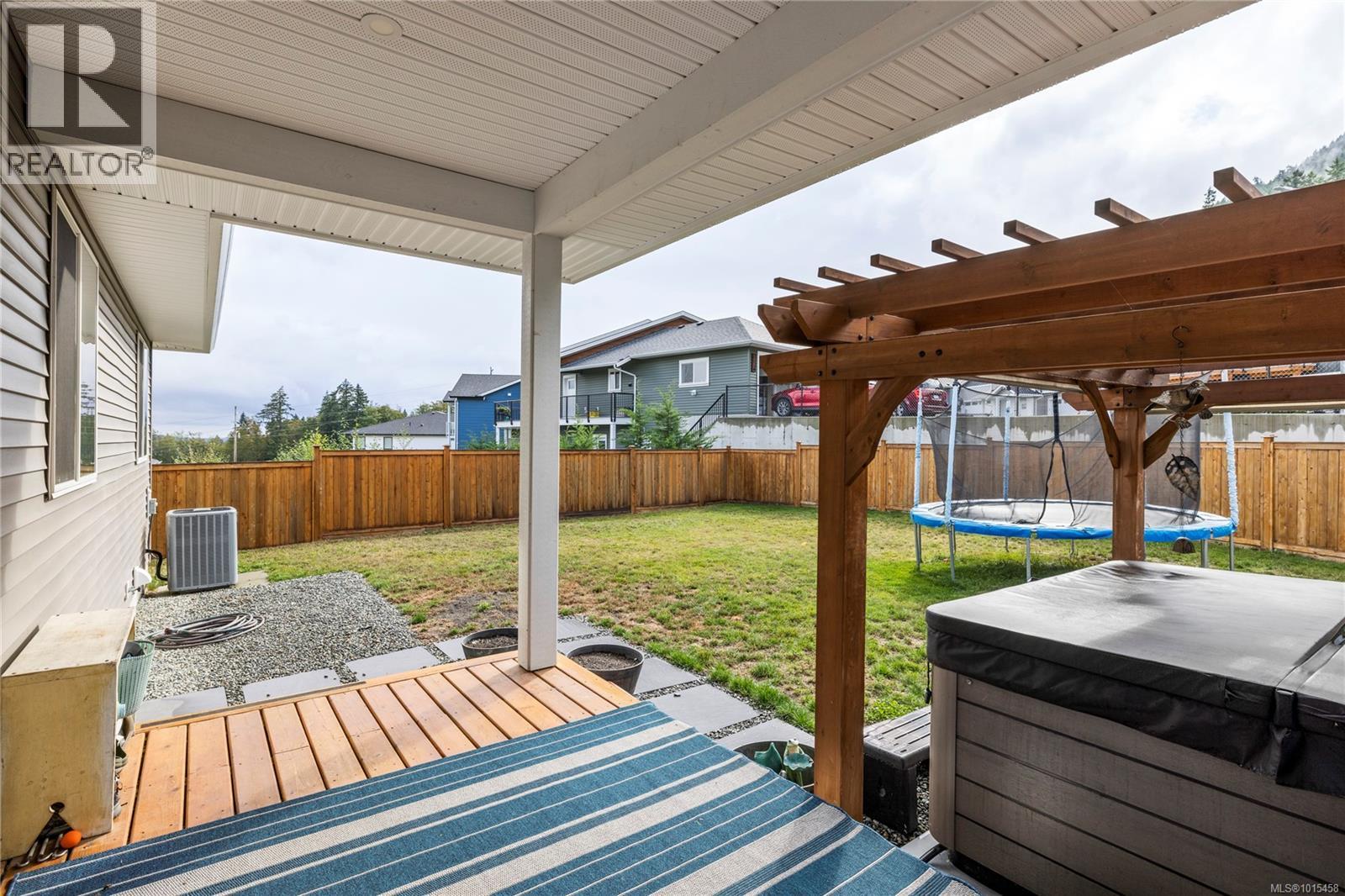 127 Ray Knight Dr, Ladysmith