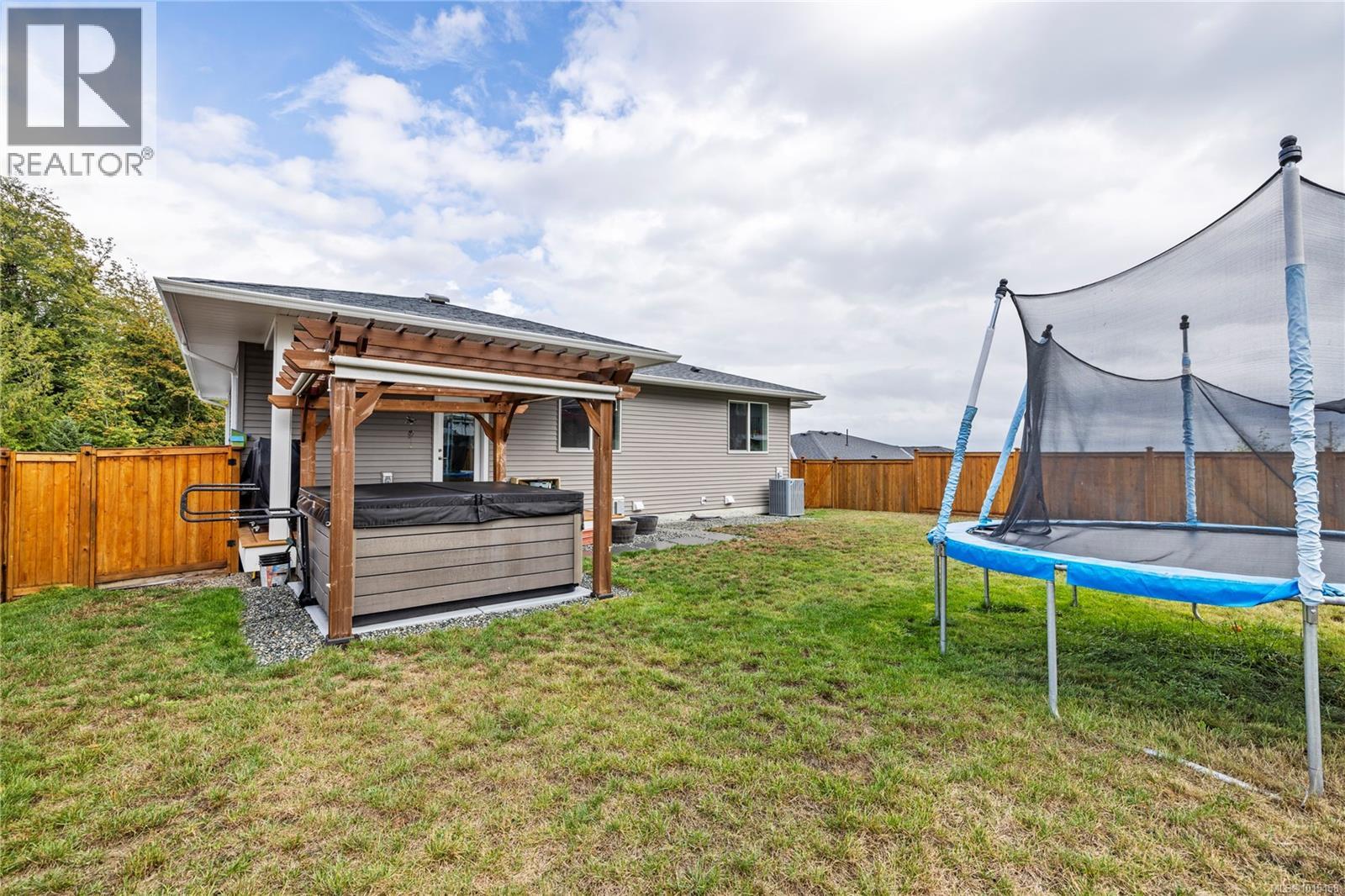 127 Ray Knight Dr, Ladysmith