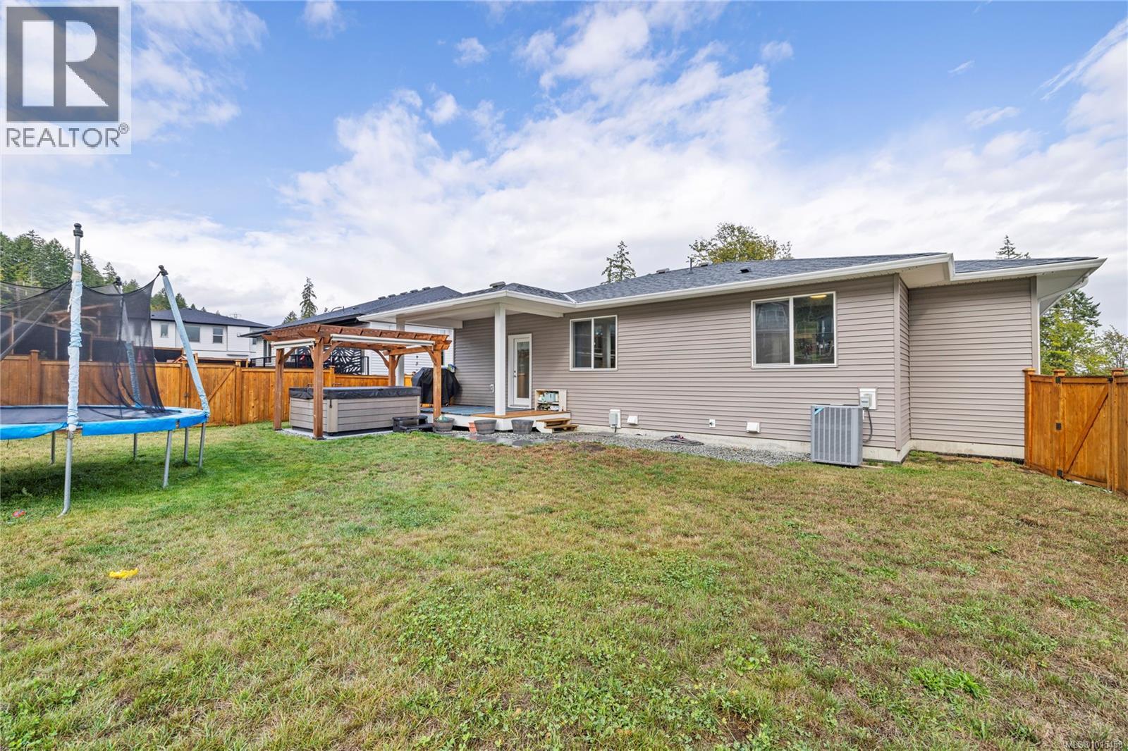 127 Ray Knight Dr, Ladysmith