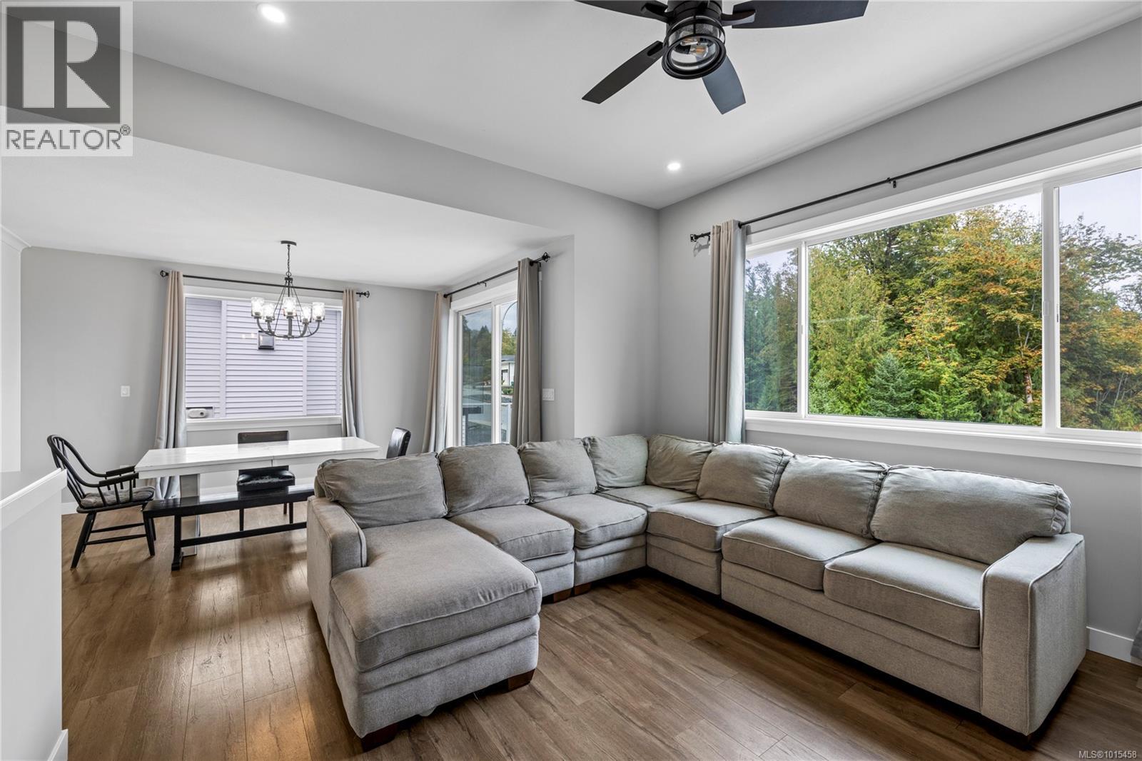 127 Ray Knight Dr, Ladysmith