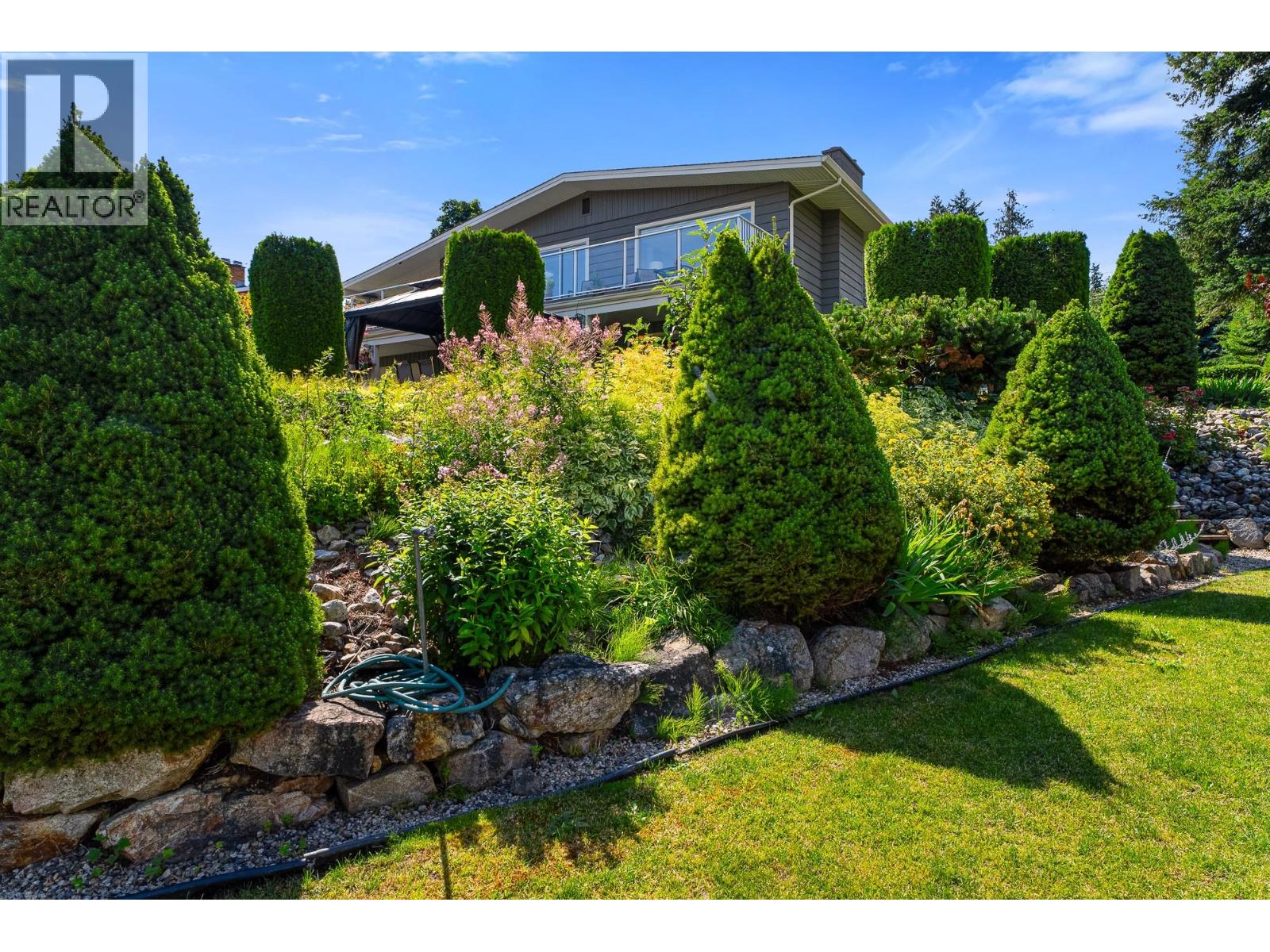 1801 2 Avenue Southeast, Salmon Arm