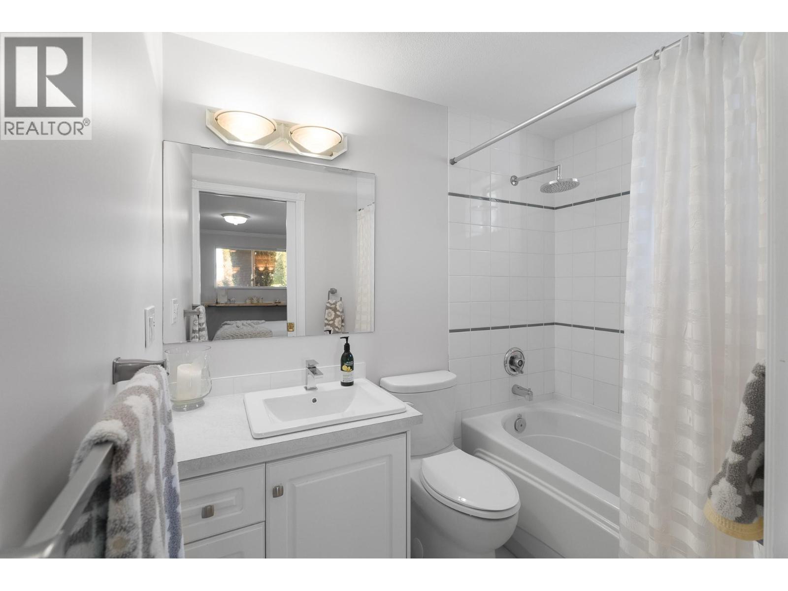 1801 2 Avenue Southeast, Salmon Arm