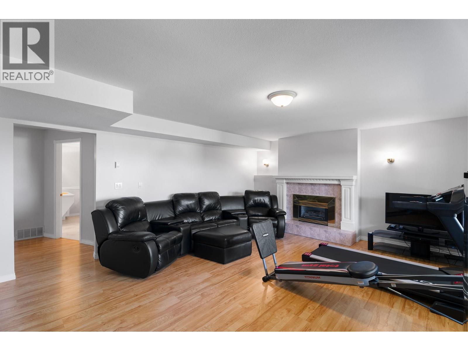 1801 2 Avenue Southeast, Salmon Arm