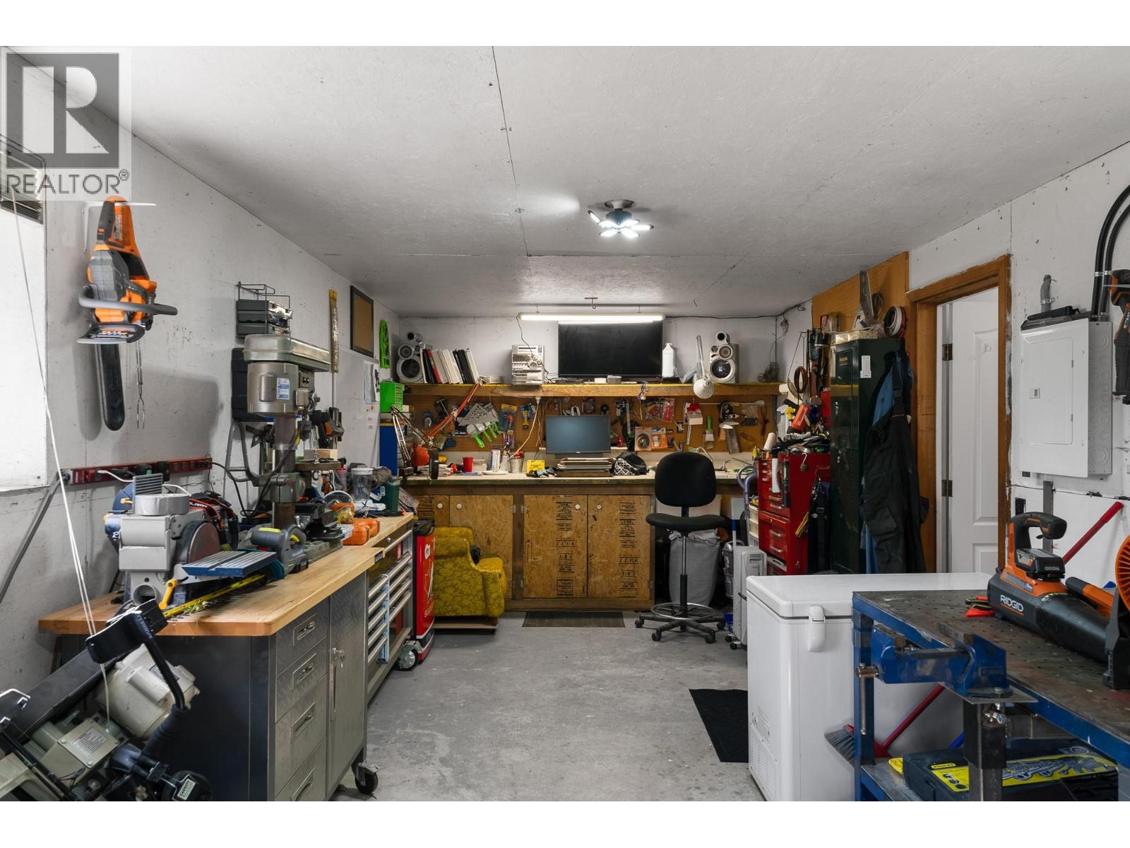 1801 2 Avenue Southeast, Salmon Arm