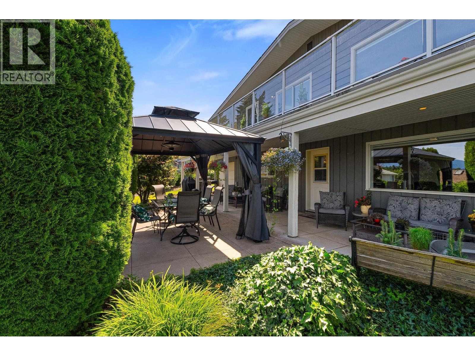 1801 2 Avenue Southeast, Salmon Arm