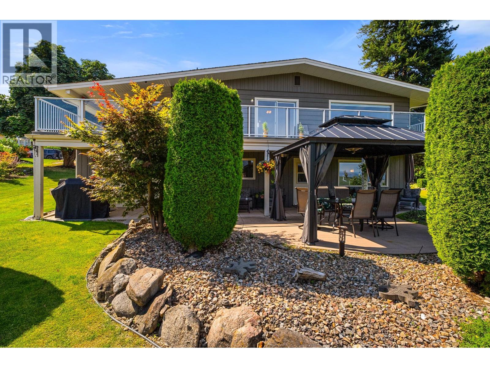 1801 2 Avenue Southeast, Salmon Arm