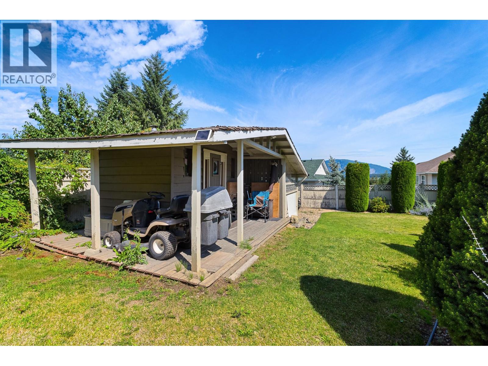 1801 2 Avenue Southeast, Salmon Arm