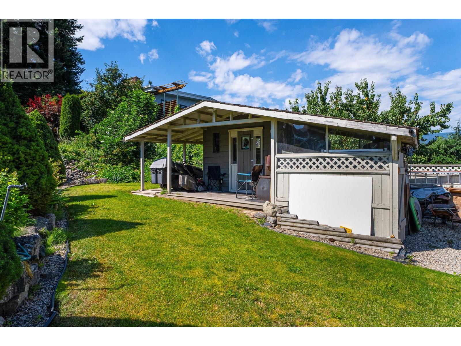 1801 2 Avenue Southeast, Salmon Arm