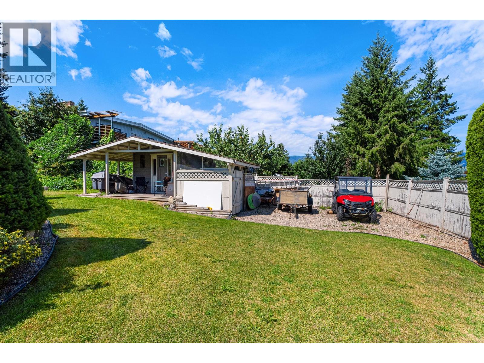 1801 2 Avenue Southeast, Salmon Arm
