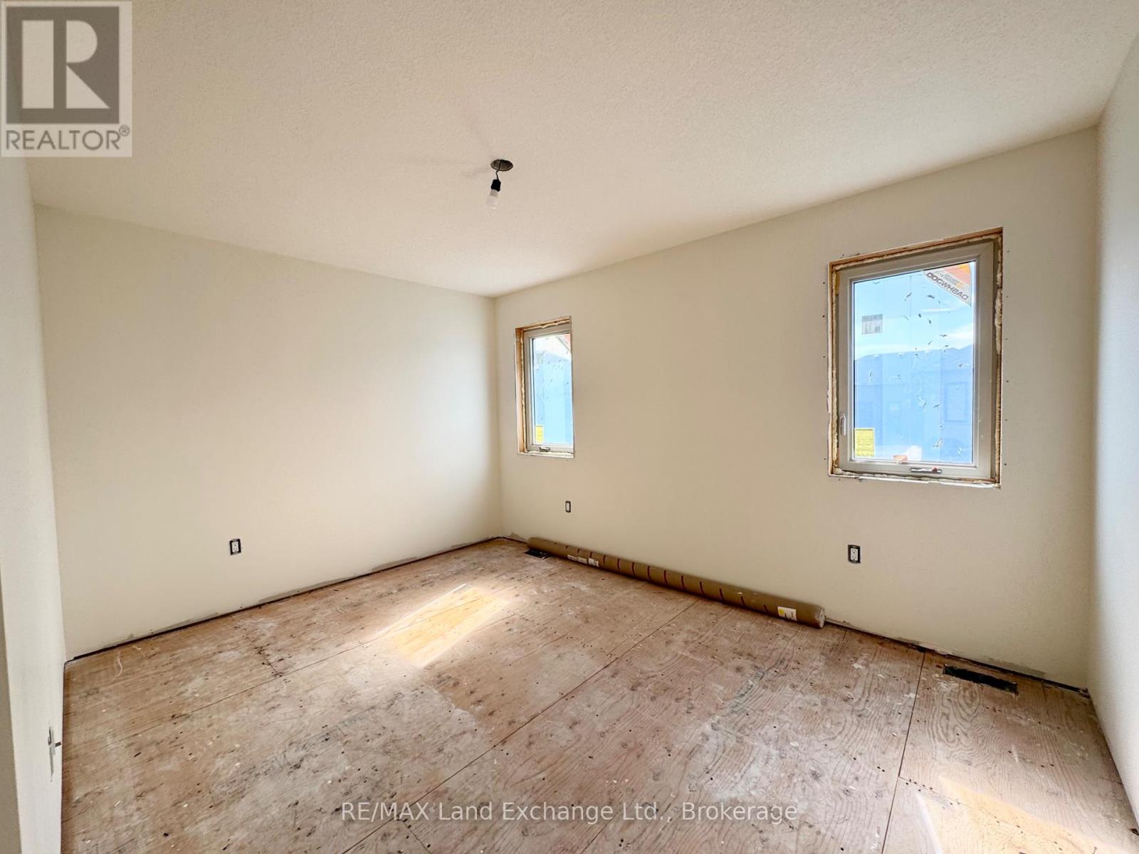 448 BURNSIDE STREET - 6