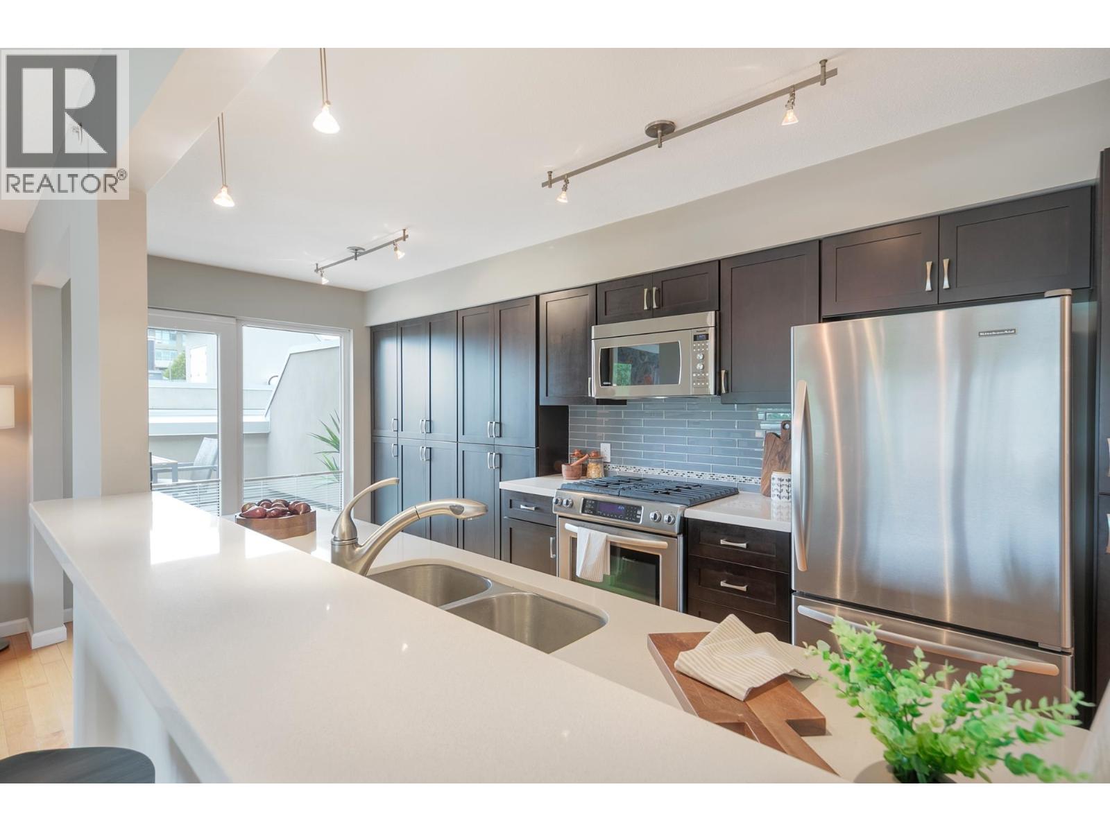410 2161 W 12TH AVENUE, Vancouver