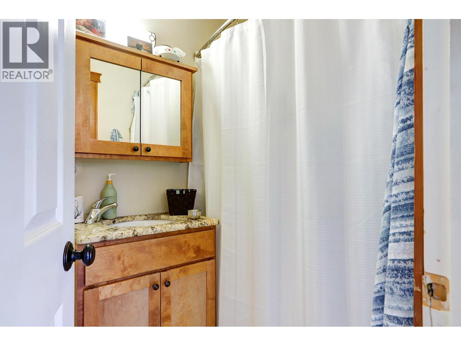  6226 Okanagan Avenue, Vernon