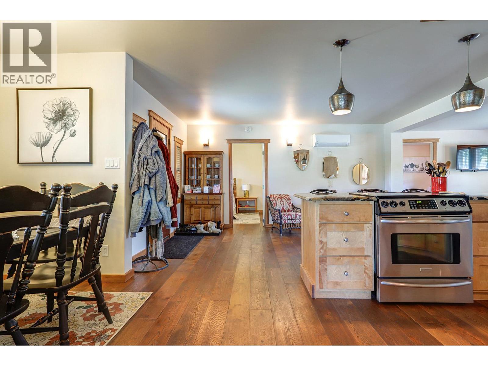  6226 Okanagan Avenue, Vernon