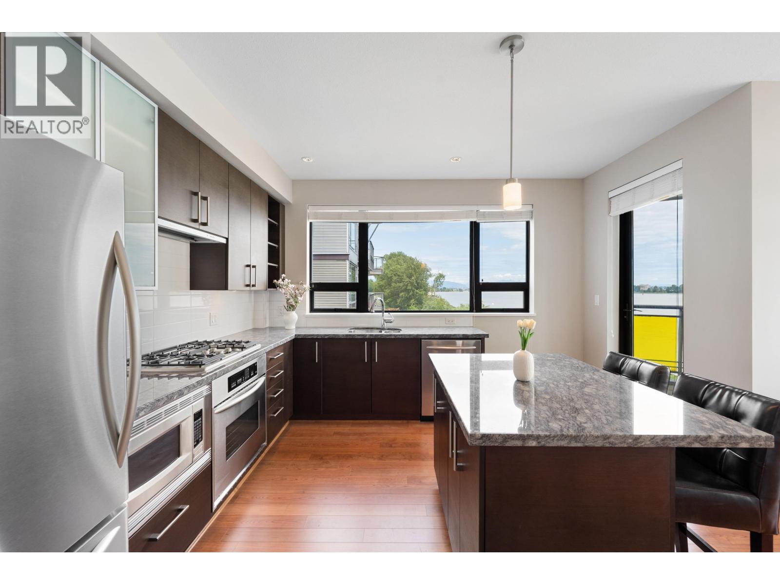 #311-14300 RIVERPORT Way, Richmond