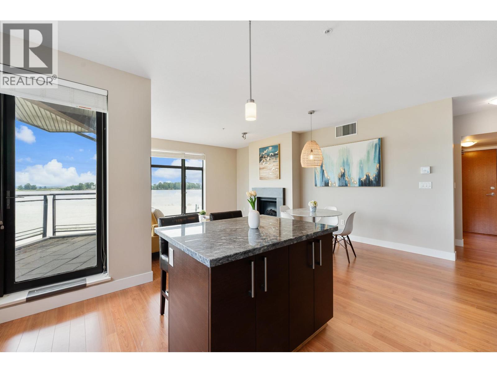 #311-14300 RIVERPORT Way, Richmond