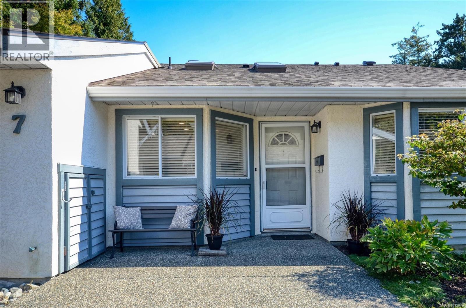 7 5156 Cordova Bay Rd, Saanich
