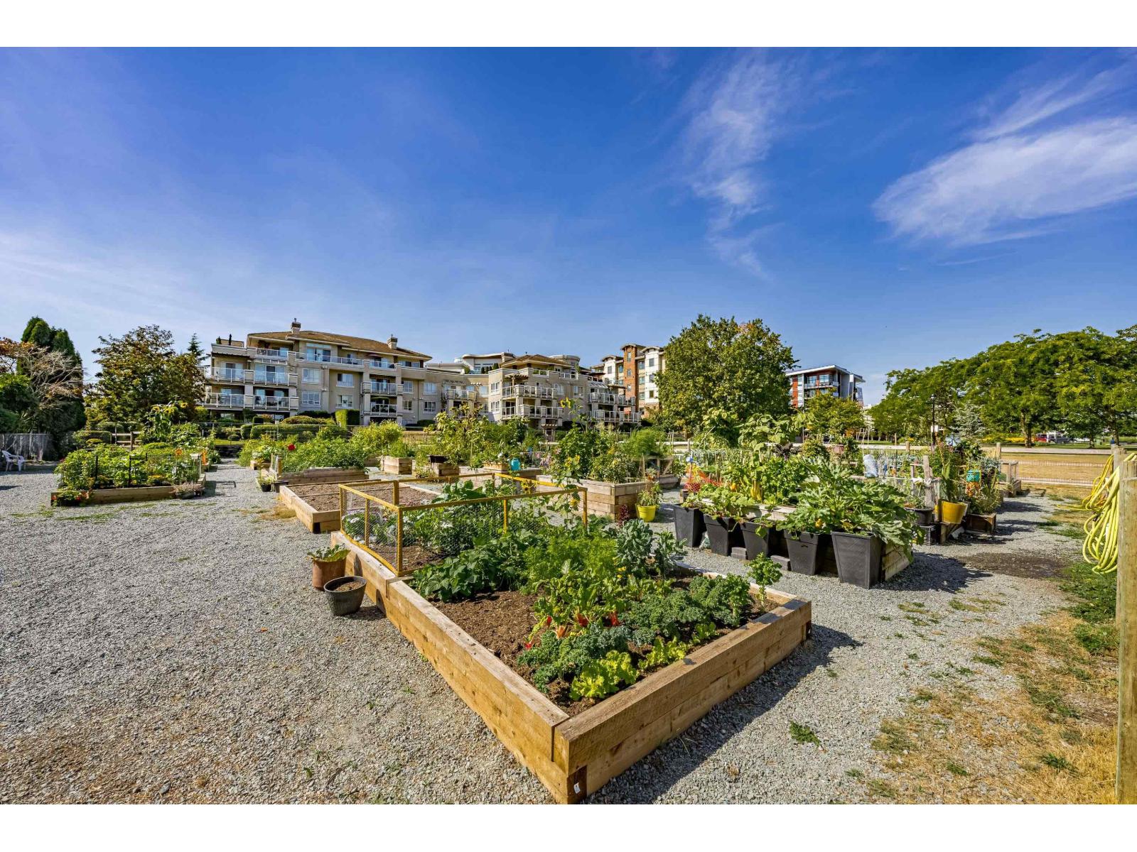 102 20448 PARK AVENUE, Langley