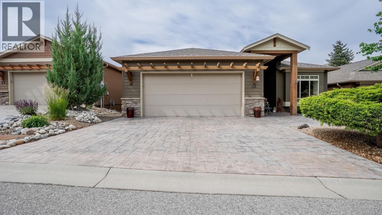 6833 MEADOWS Drive Unit# 28, Oliver