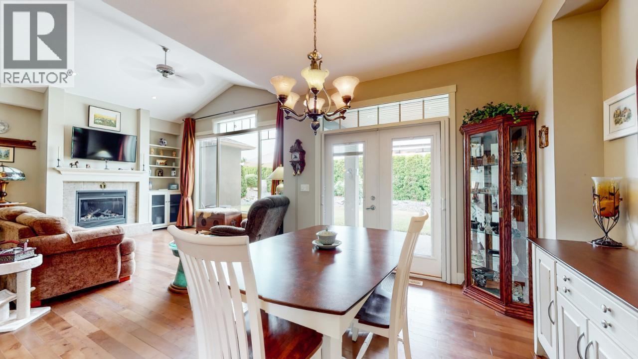 6833 MEADOWS Drive Unit# 28, Oliver