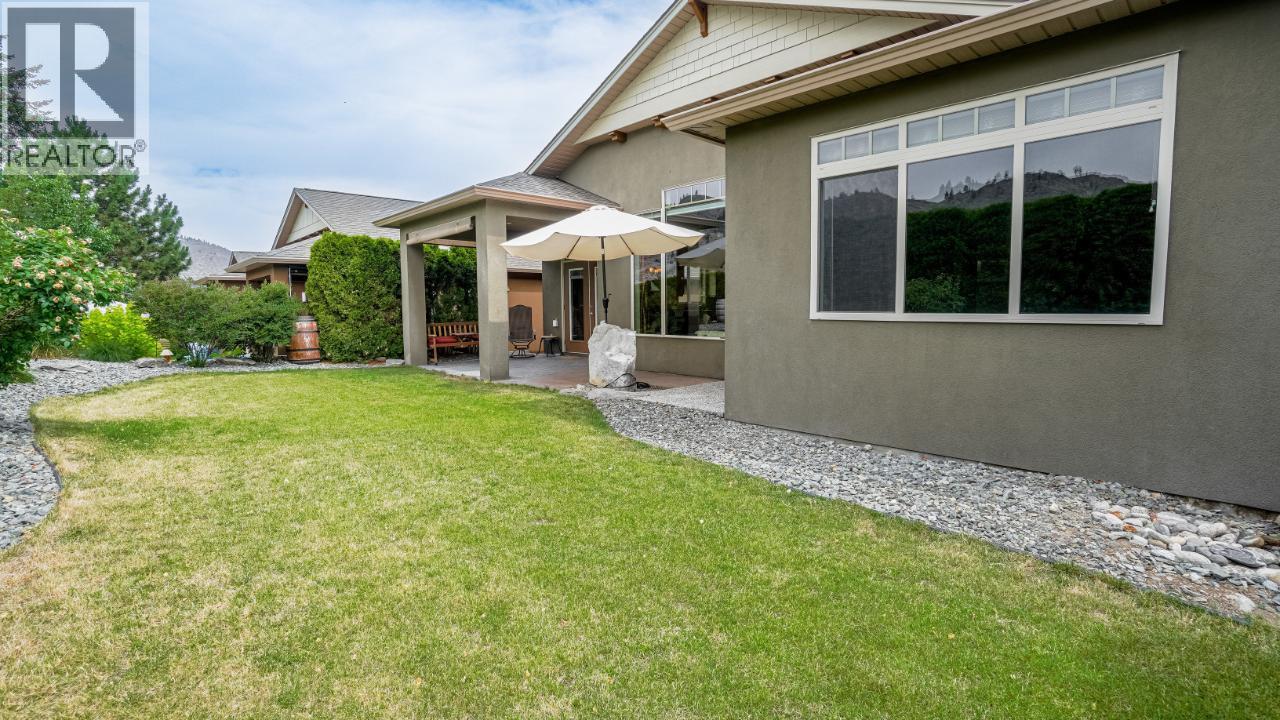 6833 MEADOWS Drive Unit# 28, Oliver