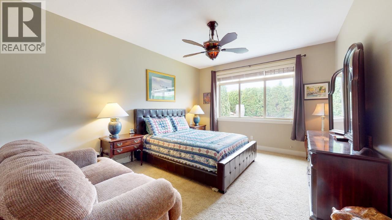 6833 MEADOWS Drive Unit# 28, Oliver