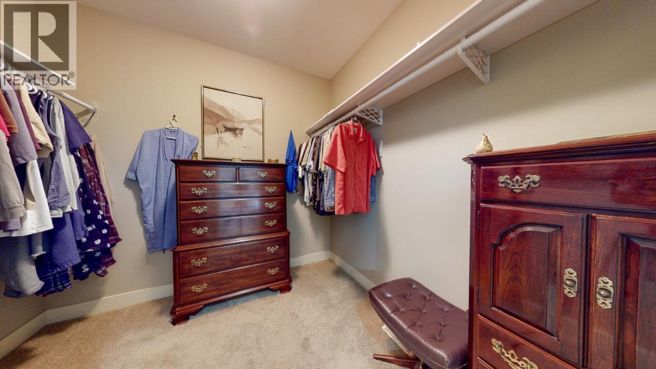 6833 MEADOWS Drive Unit# 28, Oliver