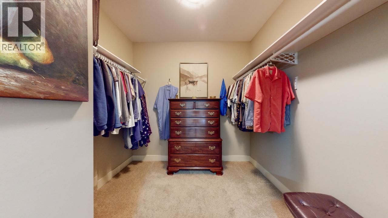 6833 MEADOWS Drive Unit# 28, Oliver