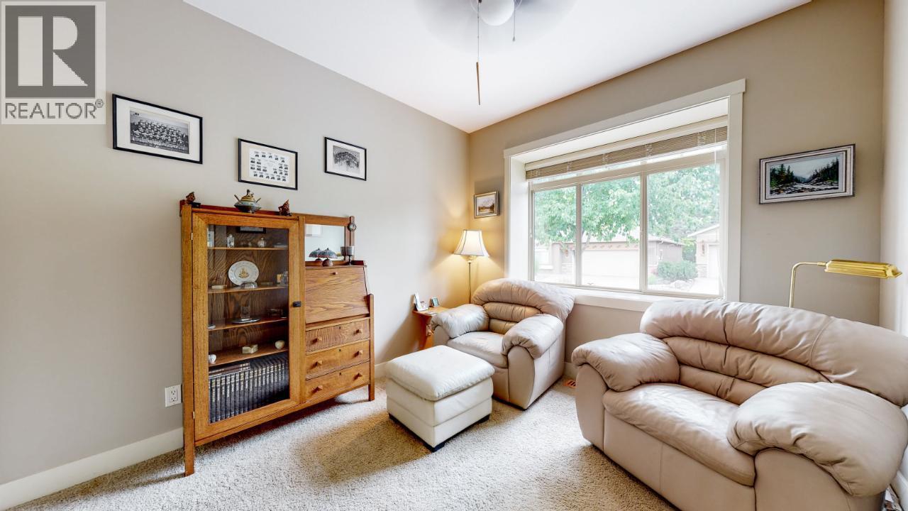 6833 MEADOWS Drive Unit# 28, Oliver