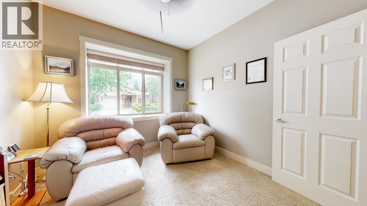6833 MEADOWS Drive Unit# 28, Oliver