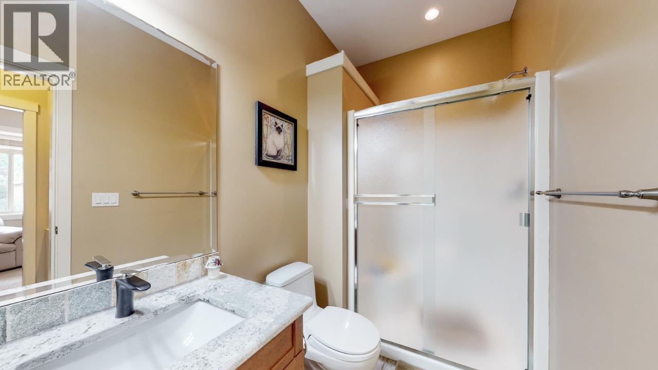 6833 MEADOWS Drive Unit# 28, Oliver