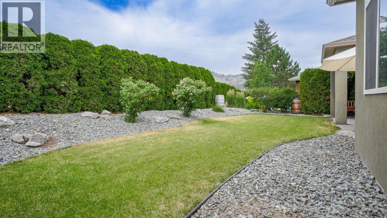 6833 MEADOWS Drive Unit# 28, Oliver