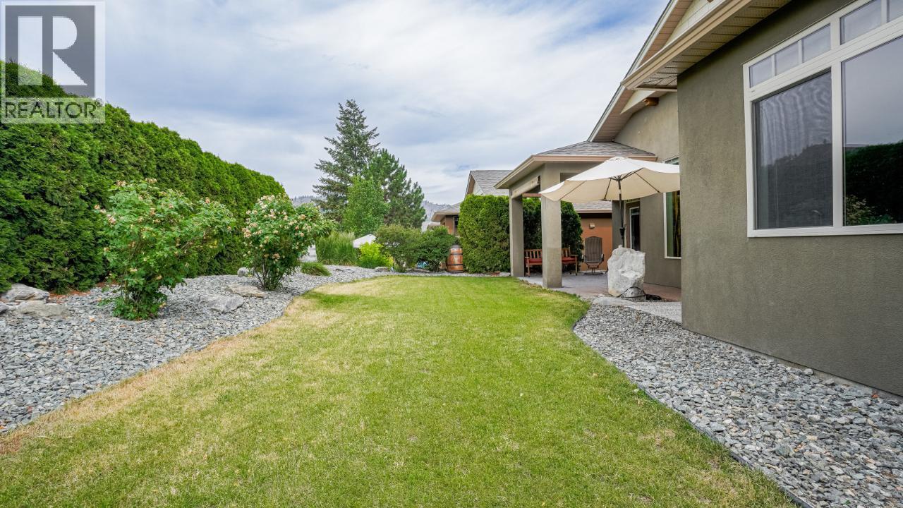6833 MEADOWS Drive Unit# 28, Oliver