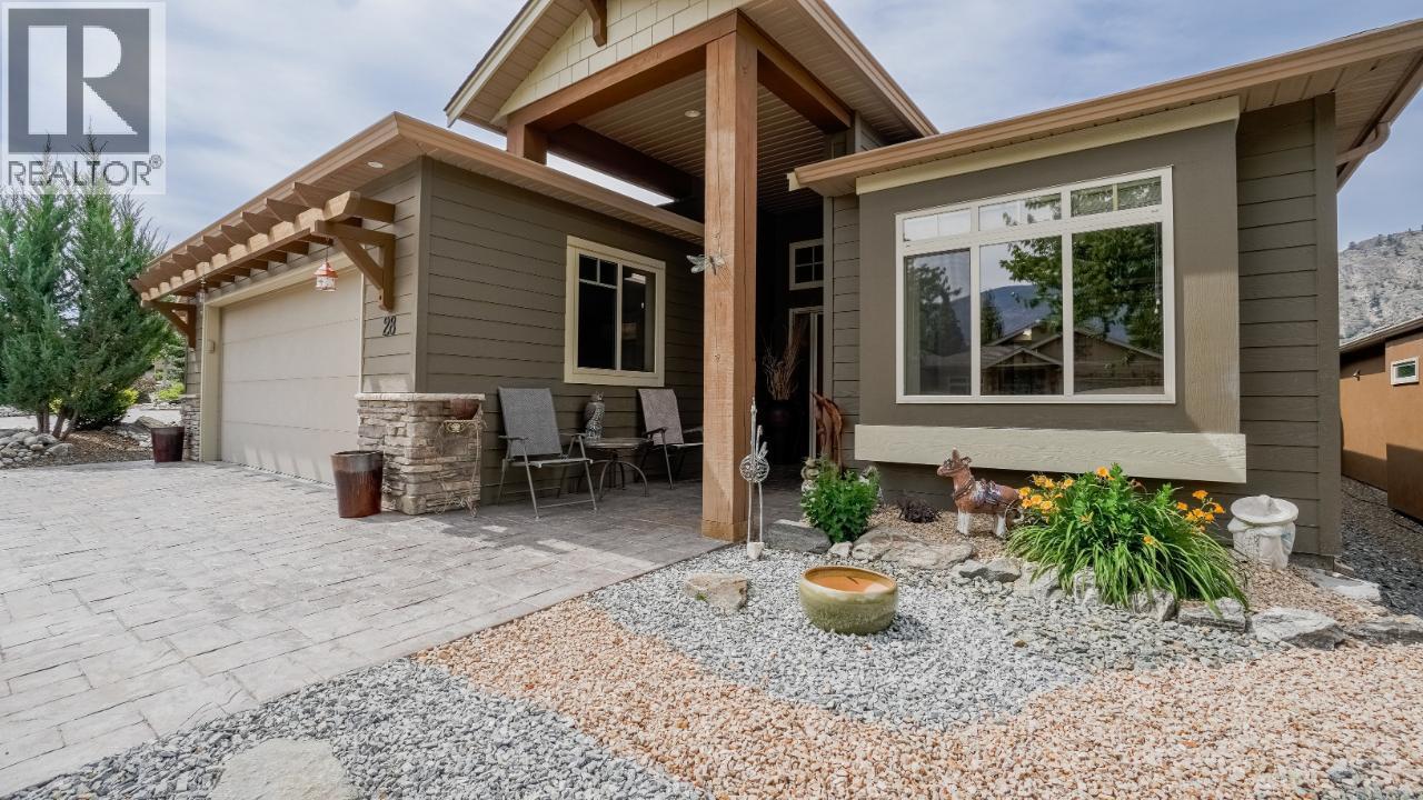 6833 MEADOWS Drive Unit# 28, Oliver