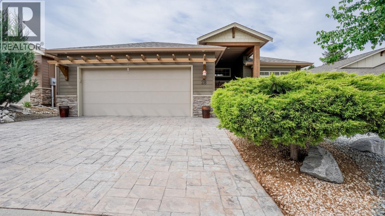 6833 MEADOWS Drive Unit# 28, Oliver