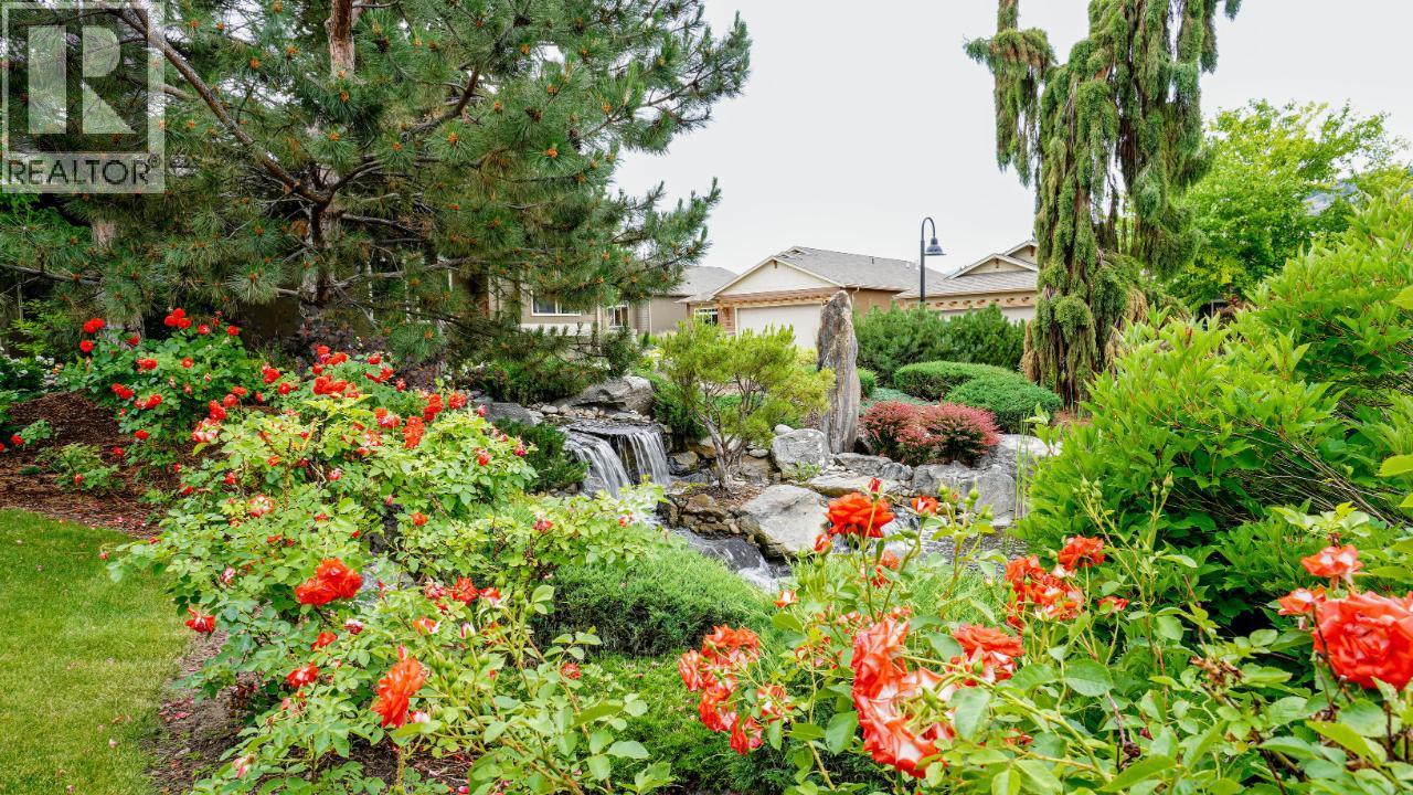6833 MEADOWS Drive Unit# 28, Oliver