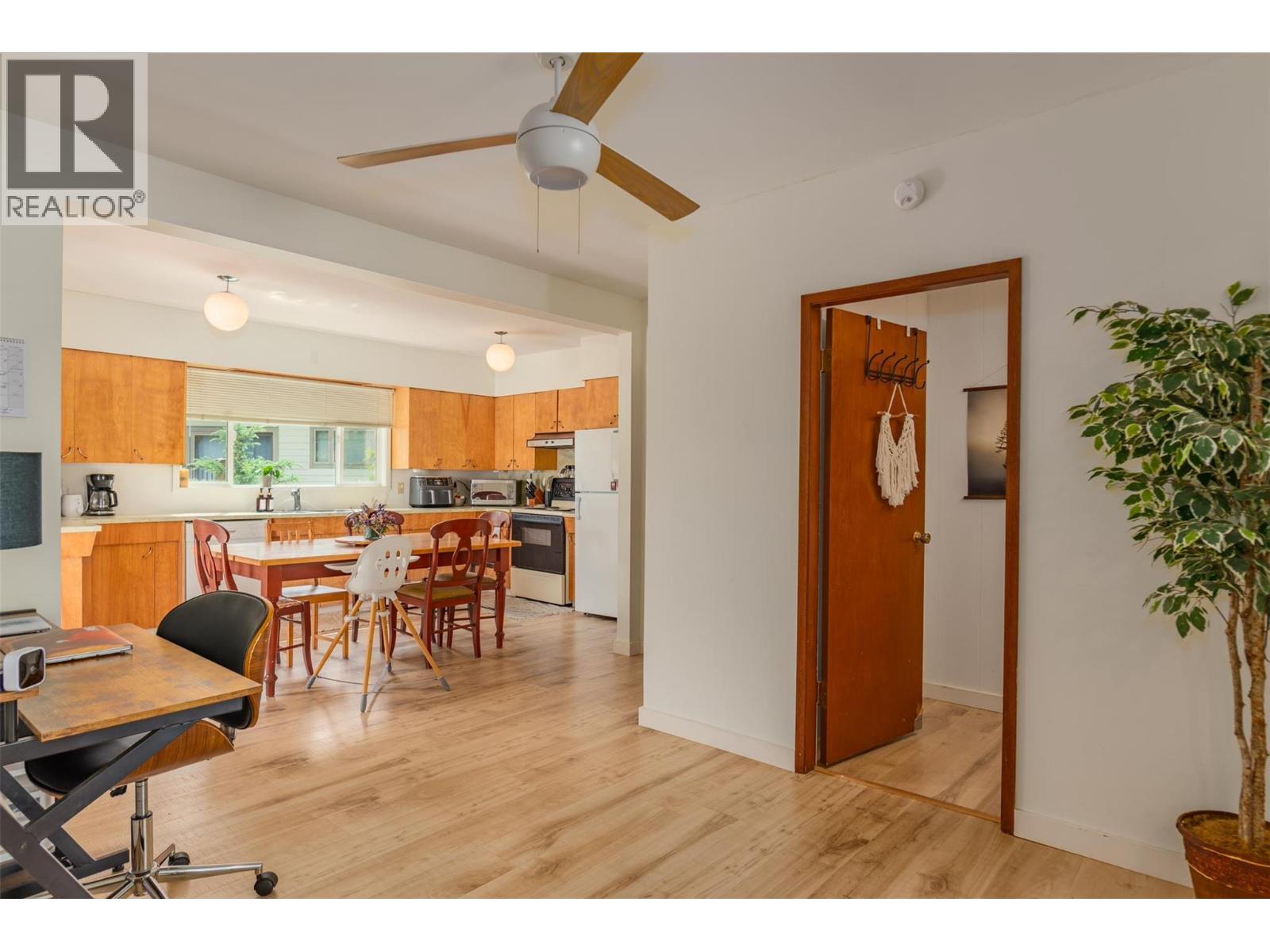 1953 PLEWMAN Way, Rossland