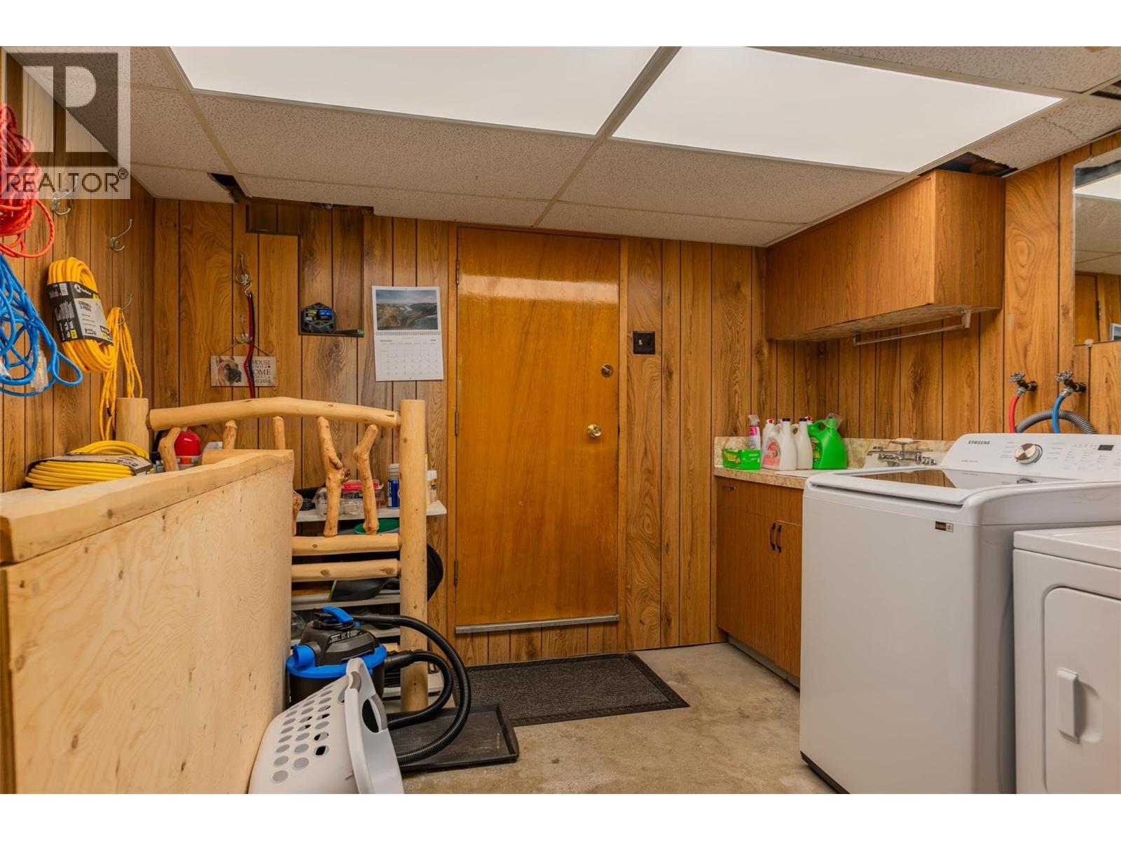 1953 PLEWMAN Way, Rossland