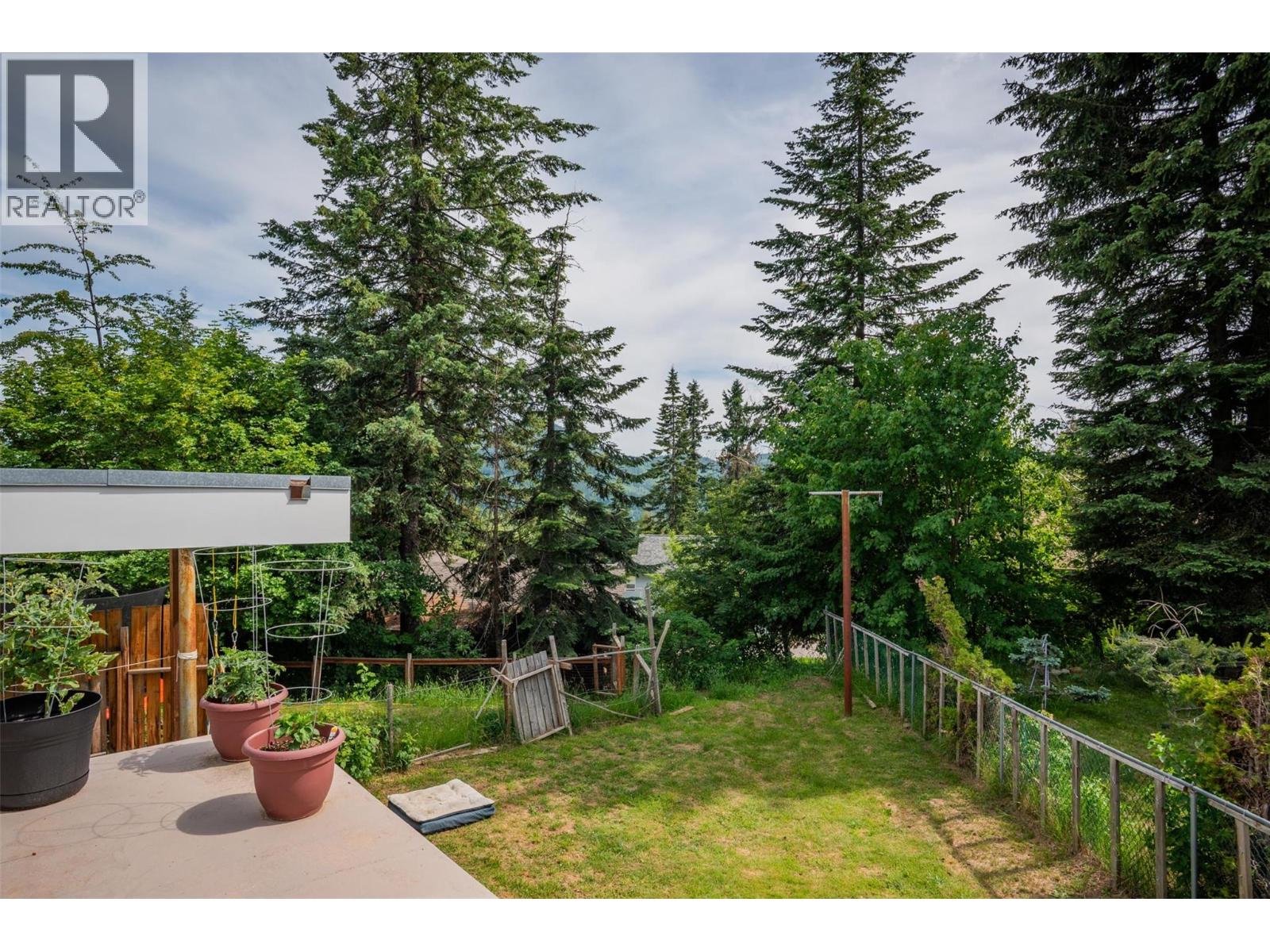 1953 PLEWMAN Way, Rossland