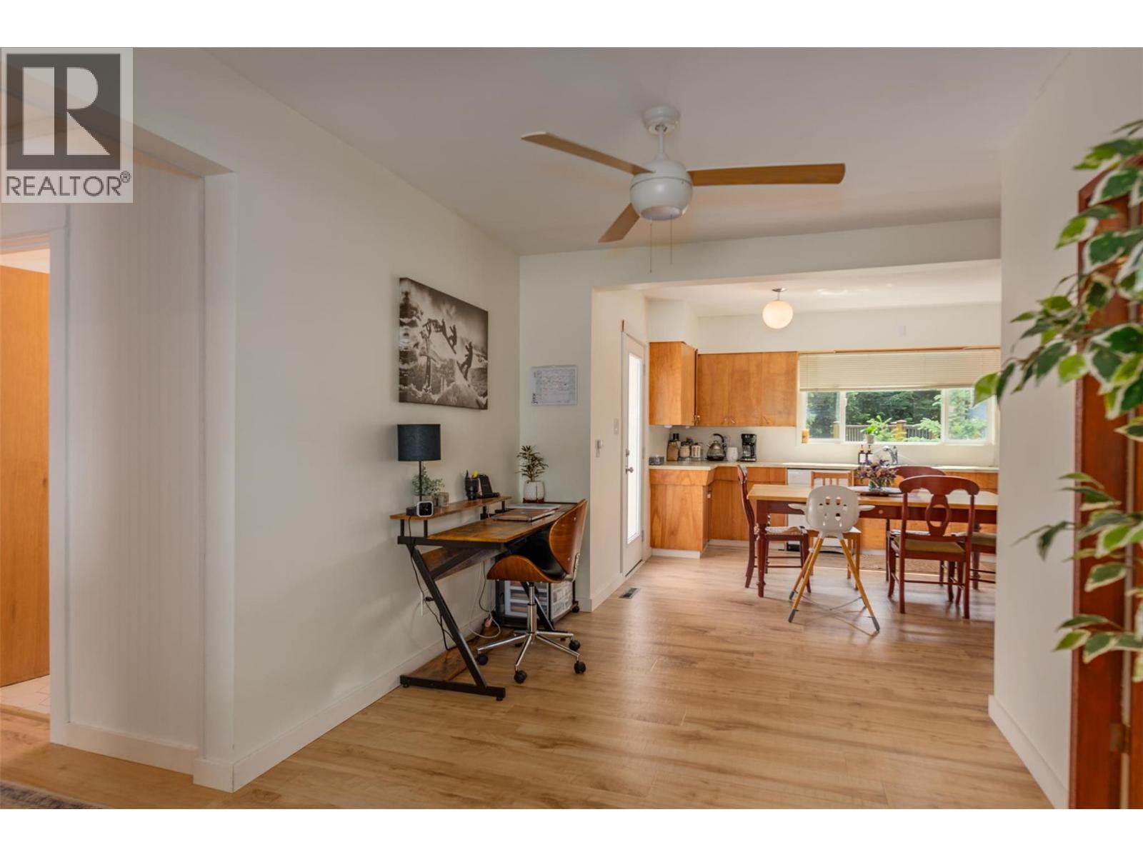 1953 PLEWMAN Way, Rossland