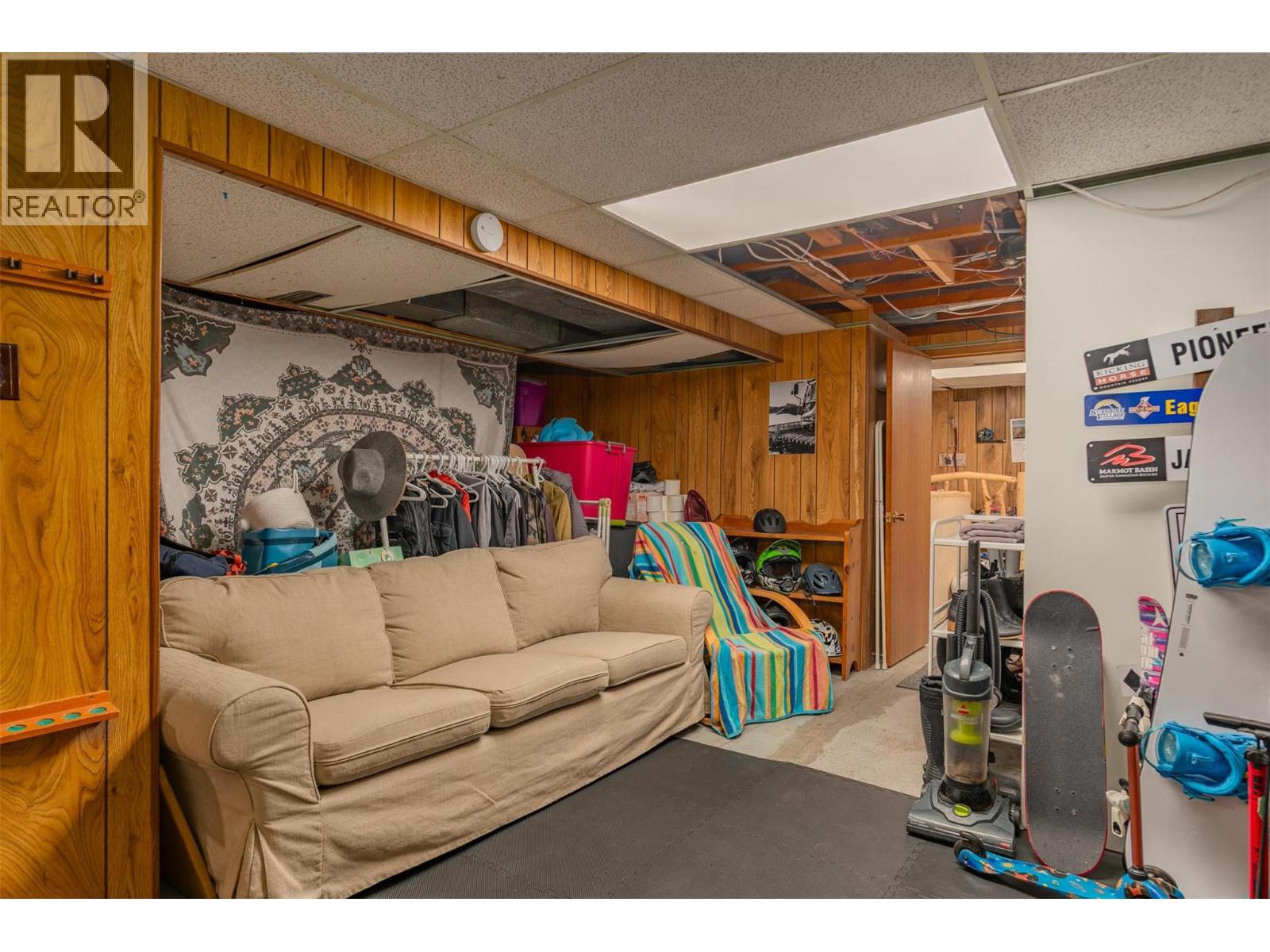1953 PLEWMAN Way, Rossland
