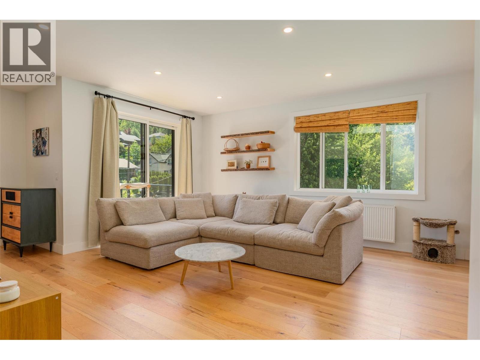 1606 THOMPSON Avenue Unit# A, Rossland