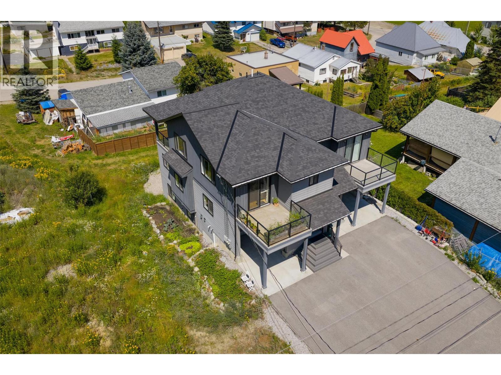 1606 THOMPSON Avenue Unit# A, Rossland