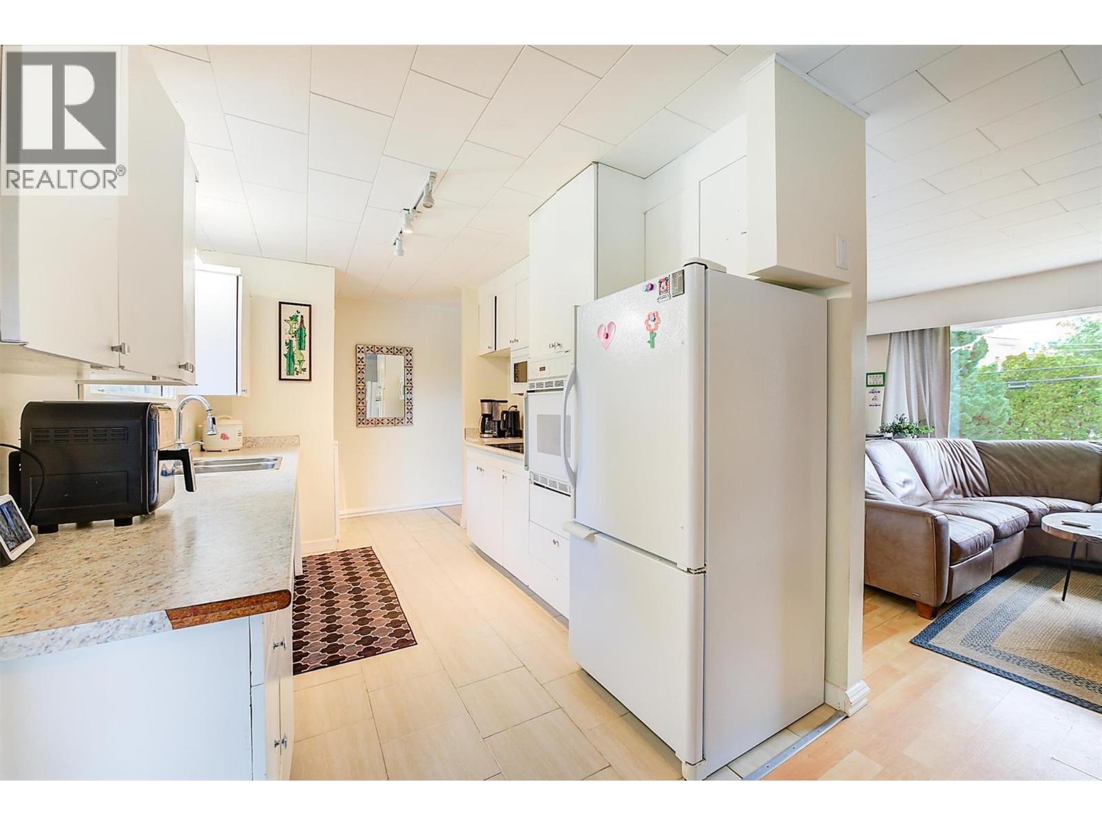  184 Snowsell Street North, Kelowna