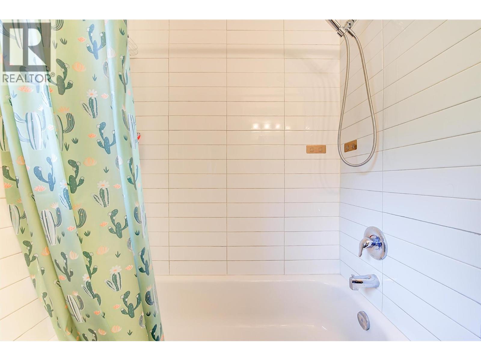 184 Snowsell Street North, Kelowna
