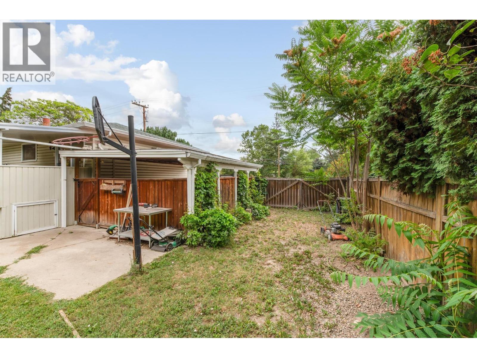  184 Snowsell Street North, Kelowna