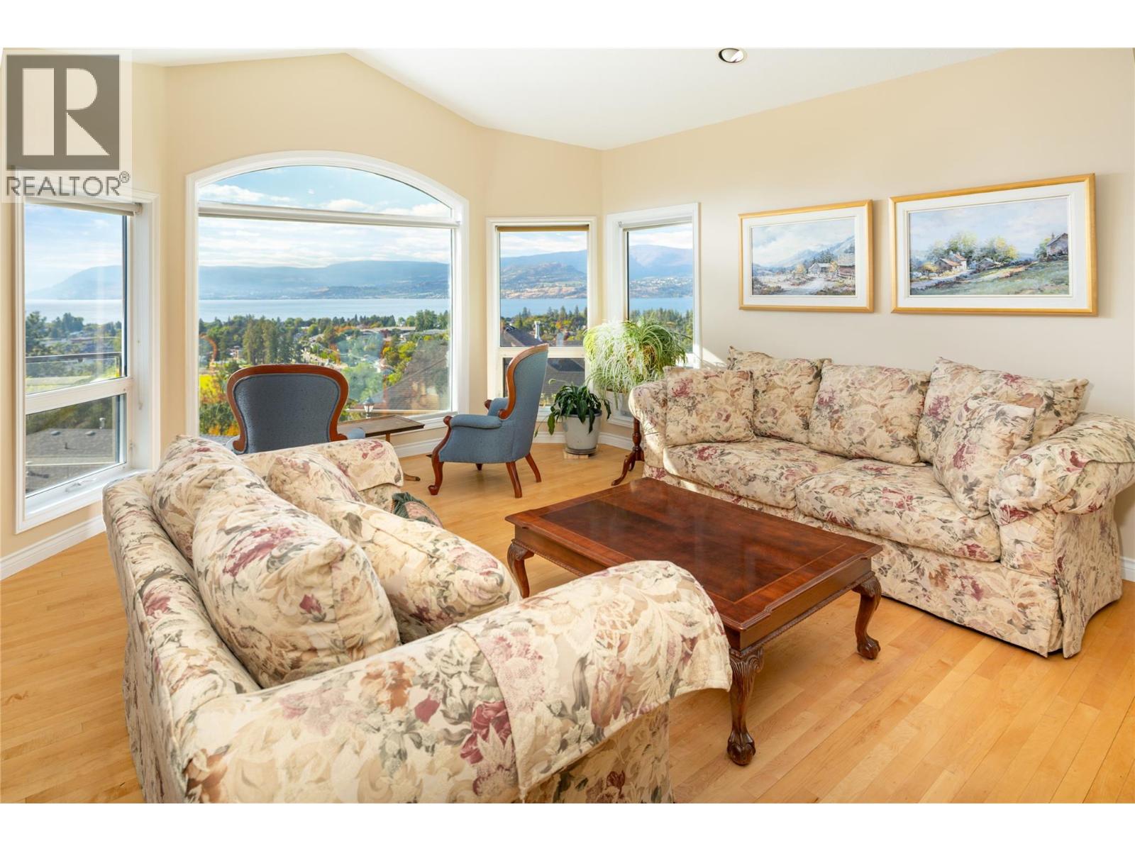  925 Westpoint Place, Kelowna